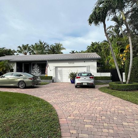 Villa Guilla North Miami Eksteriør billede