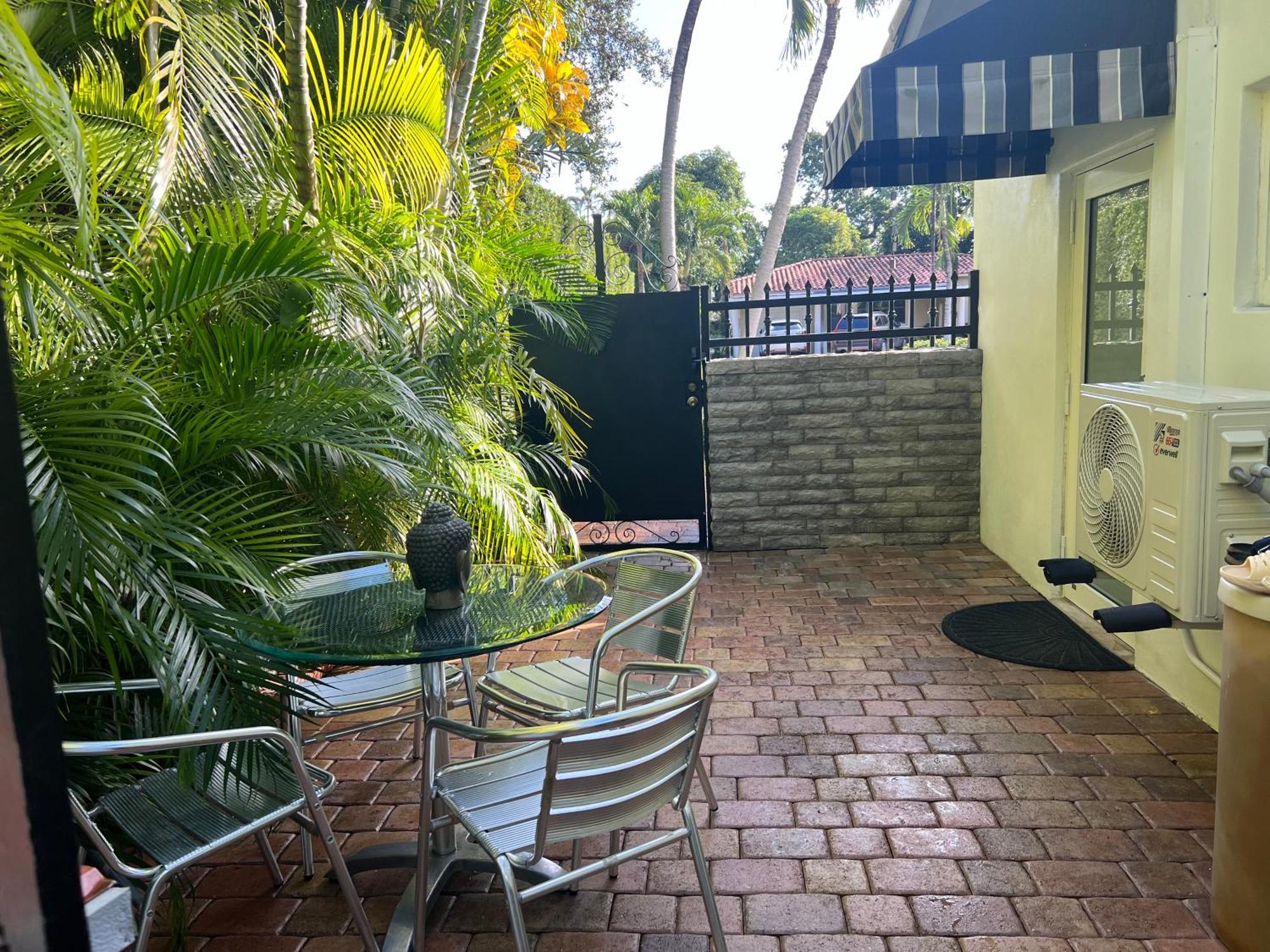 Villa Guilla North Miami Eksteriør billede