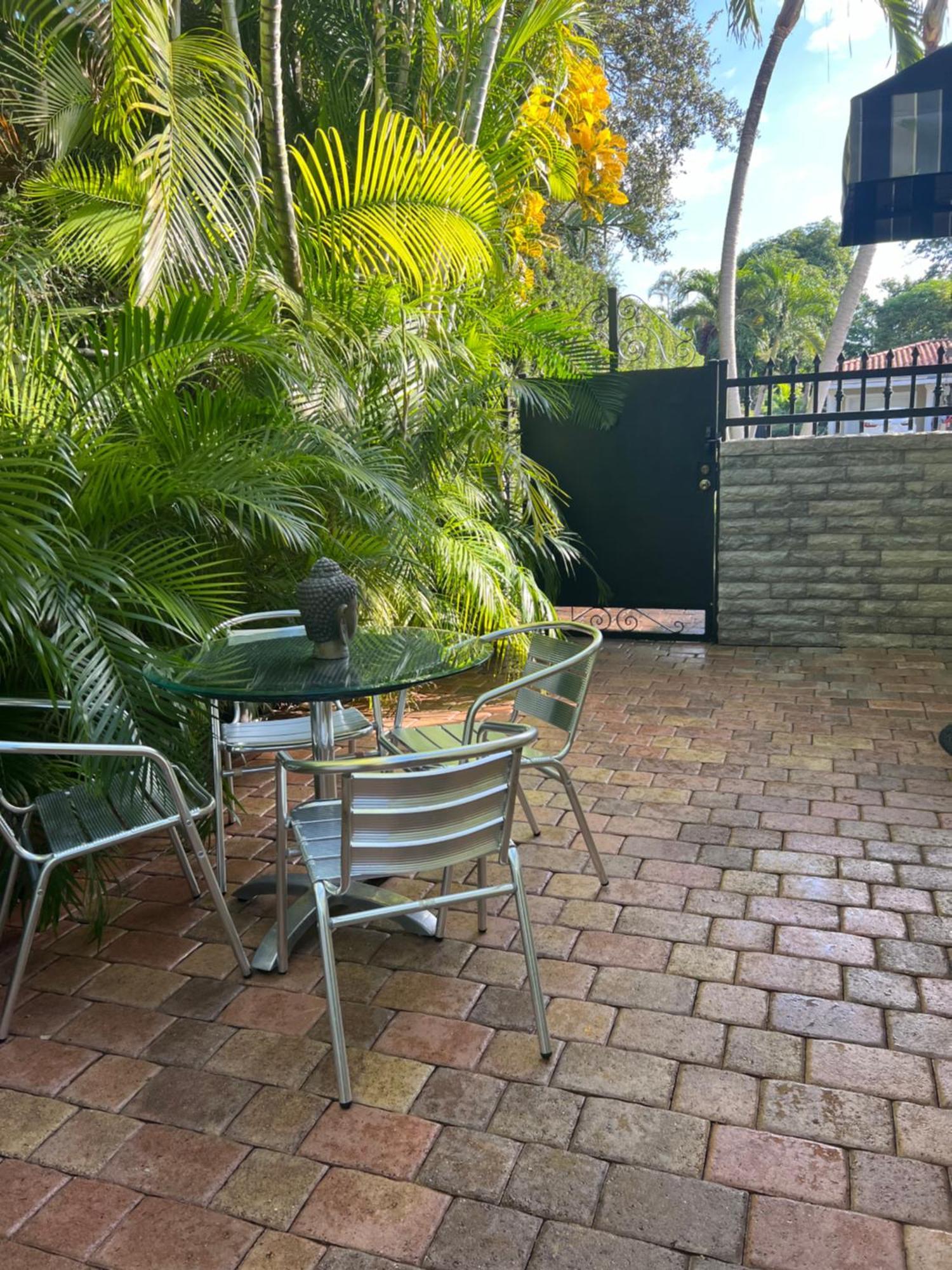 Villa Guilla North Miami Eksteriør billede